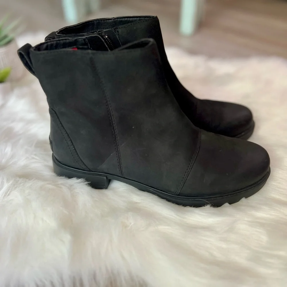 SOREL | Waterproof, Zip Leather Chelsea Boots - Picture 2 of 11